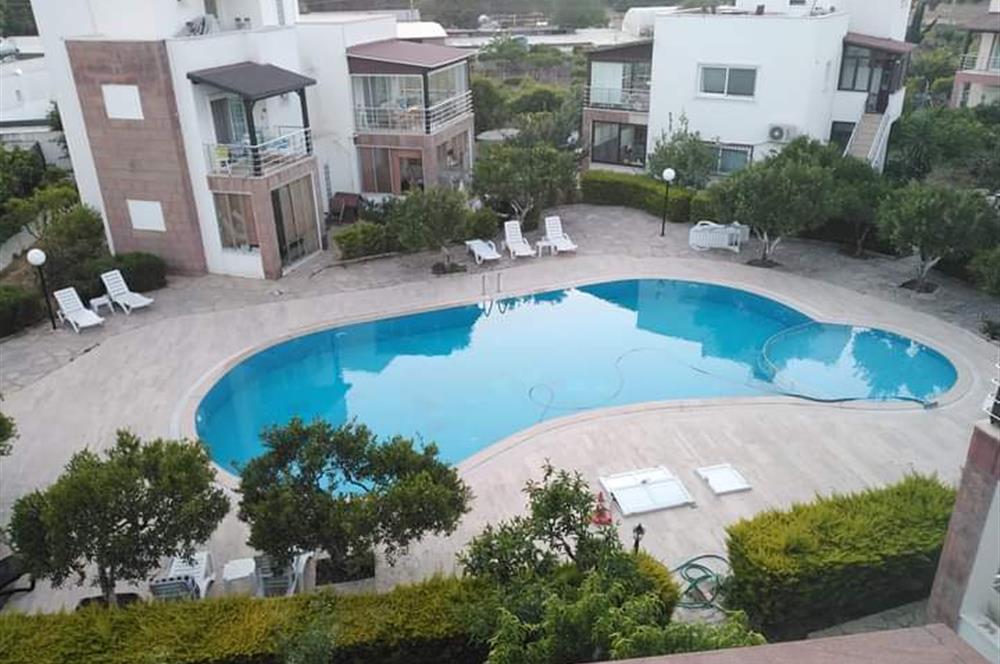 Bodrum-Turgutreis Bahçelievlerde site içerisinde havuzlu üst dubleks satılk daire