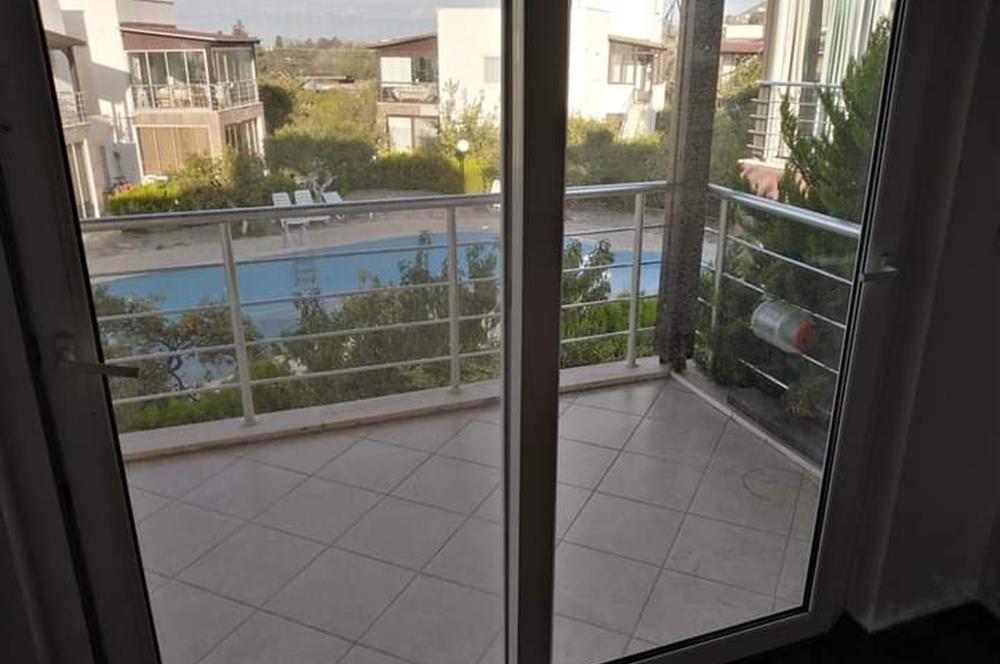 Bodrum-Turgutreis Bahçelievlerde site içerisinde havuzlu üst dubleks satılk daire