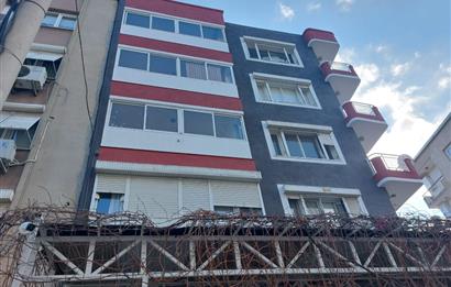 Karabağlar Maliyeciler Mahallesinde Cadde Üstü Satılık 3+1 Daire