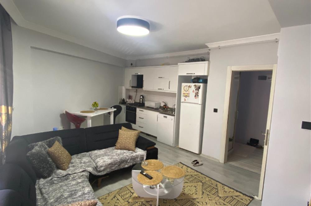 ÇINARLI MAHALLESİNDE 1+1 SATILIK EŞYALI FERAH YATIRIMLIK DAİRE