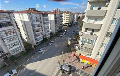 CENTURY 21 BAL'DAN TEKNİK LİSE CADDESİ ÇARŞAMBA PAZARI MEVKİİ SATILIK 4+1