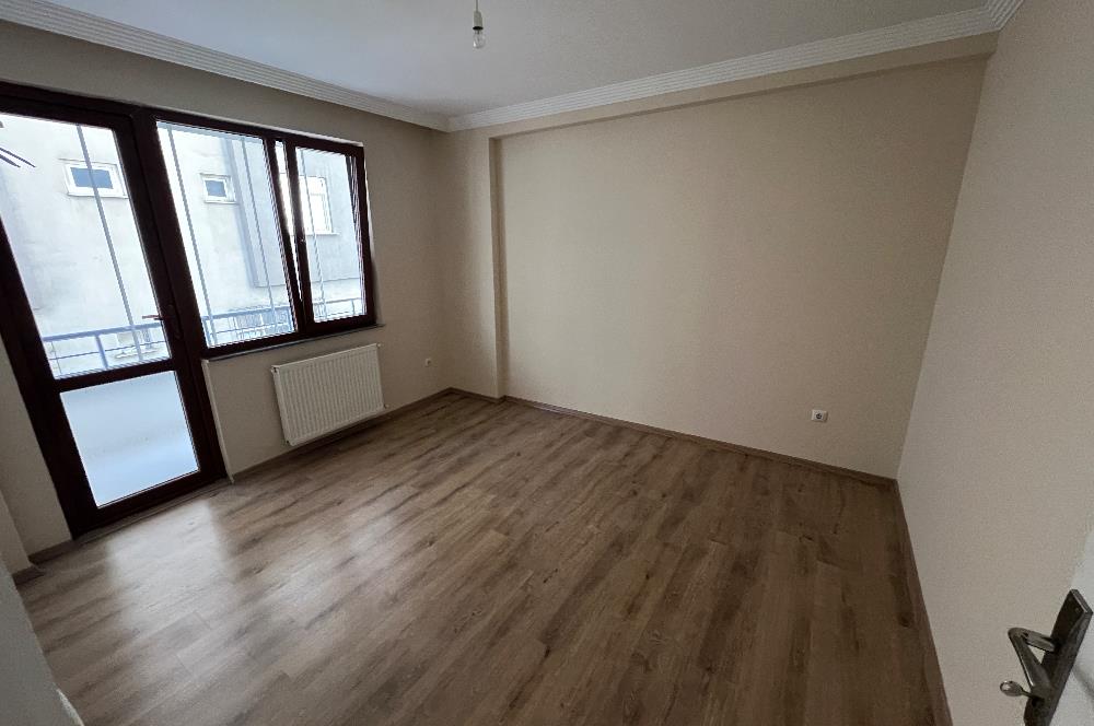 Kaşüstü merkezde cam balkonu yapılı kiralık 4+1