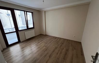 Kaşüstü merkezde cam balkonu yapılı kiralık 4+1