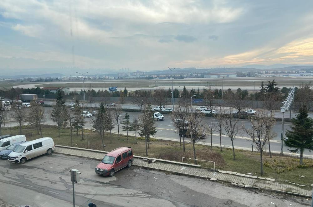 GER-SAN'da İstanbul Yoluna Cepheli 4 Katlı Kiralık İşyeri