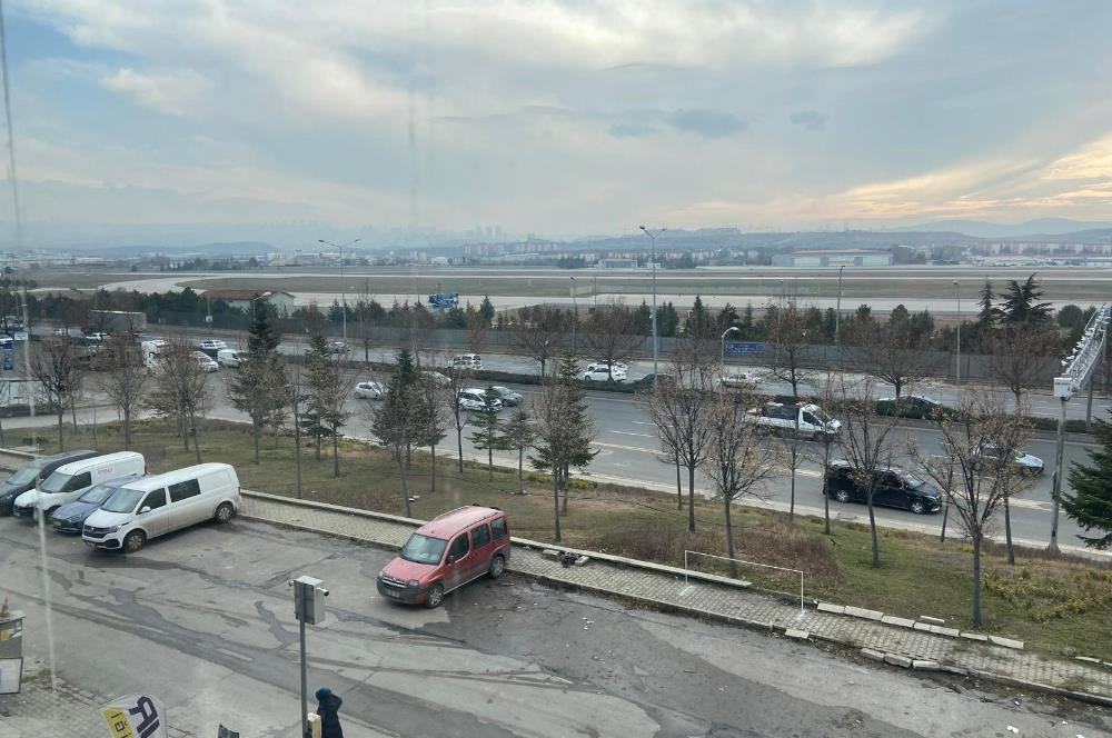 GER-SAN'da İstanbul Yoluna Cepheli 4 Katlı Kiralık İşyeri