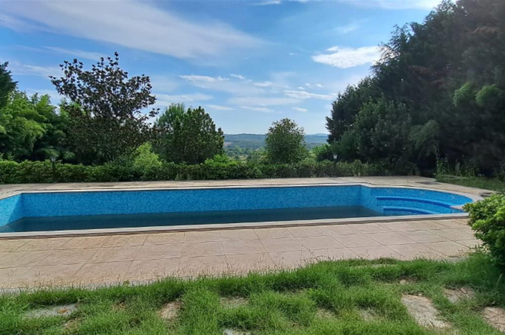 UNIQUE VILLA WITH POOL ON A 1487 M² PLOT FOR SALE IN SIRAPINAR 