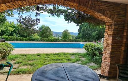 UNIQUE VILLA WITH POOL ON A 1487 M² PLOT FOR SALE IN SIRAPINAR 