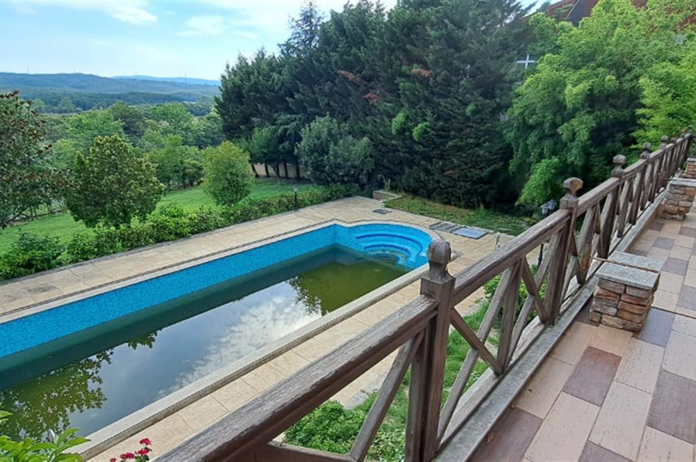 UNIQUE VILLA WITH POOL ON A 1487 M² PLOT FOR SALE IN SIRAPINAR 