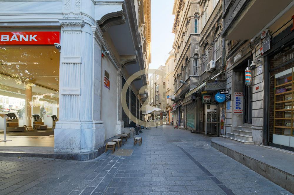 Karaköy'de Galataport'a Yakın Emsalsiz Satılık Komple Bina 