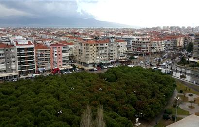 Karşıyaka Bahçelievler' de Manzaralı Geniş ,3+1 Satılık Daire