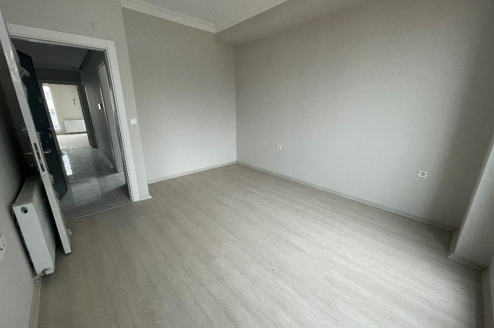 ORHANTEPE’de ÜSKÜDAR CADDESİNE ÇOK YAKIN 2+1 3.KAT BALKONLU YENİ DAİRE