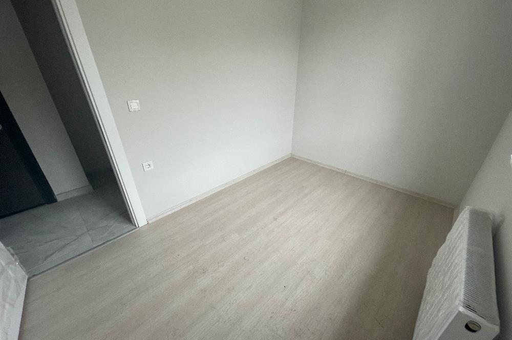 ORHANTEPE’de ÜSKÜDAR CADDESİNE ÇOK YAKIN 2+1 3.KAT BALKONLU YENİ DAİRE