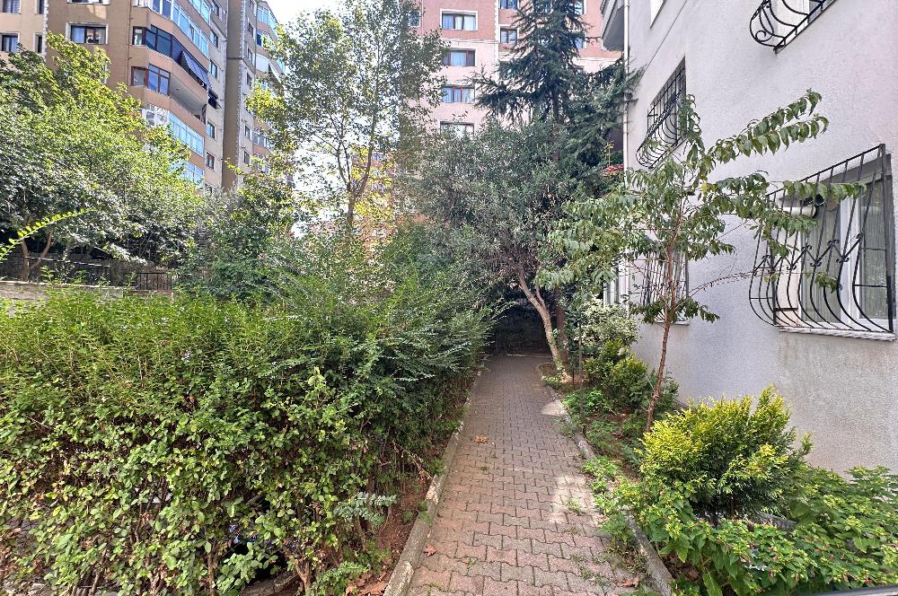 Uğurmumcu'da Çift Balkon Ara Kat Yenilenmış 3+1 Satılık Daire