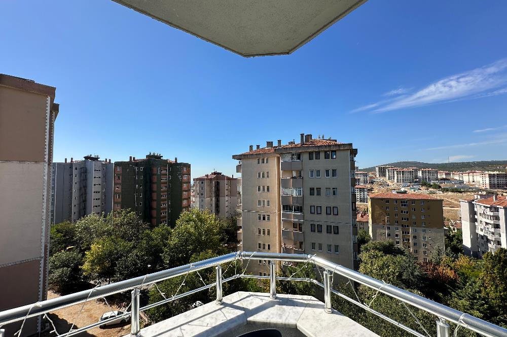 Uğurmumcu'da Çift Balkon Ara Kat Yenilenmış 3+1 Satılık Daire