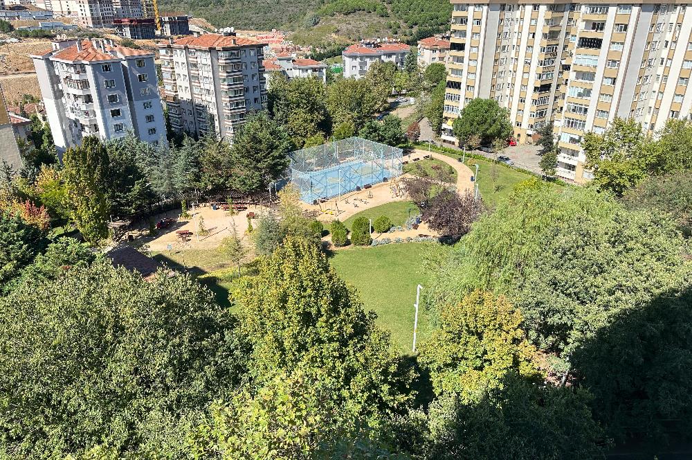 Uğurmumcu'da Çift Balkon Ara Kat Yenilenmış 3+1 Satılık Daire