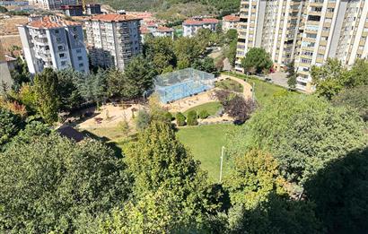 Uğurmumcu'da Çift Balkon Ara Kat Yenilenmış 3+1 Satılık Daire