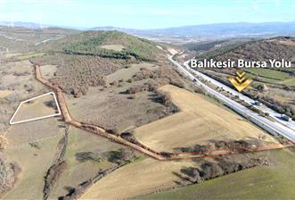 C.21LOCA'DAN KARESİ YENİKÖYDE SATILIK 5881 M2 MÜKEMMEL TARLA