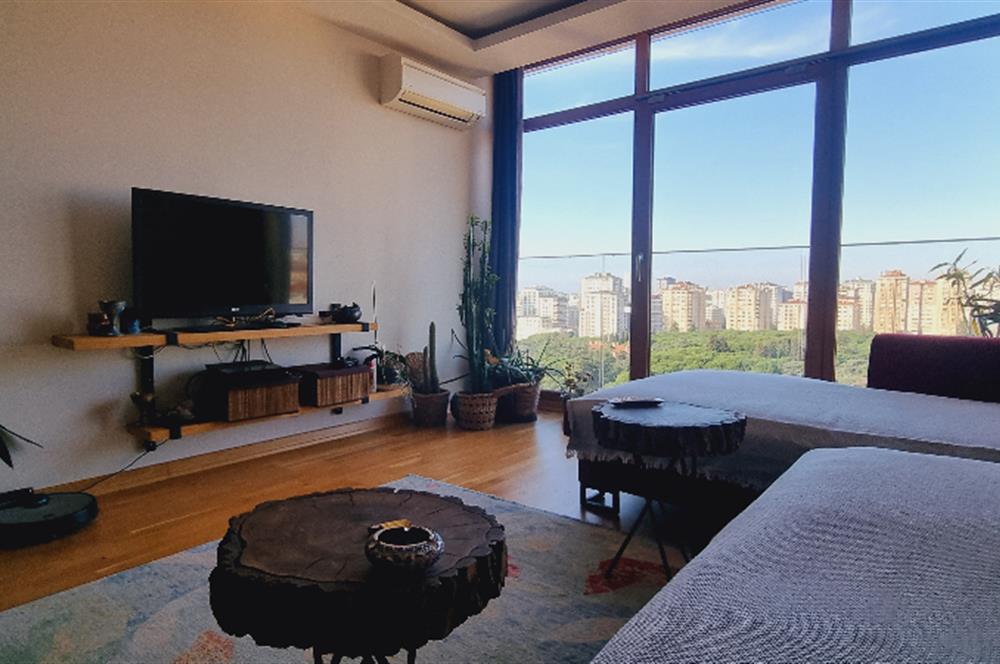 Kadıköy Kozyatağı, 3+1 Apartment: A Serene Life with Forest Views!