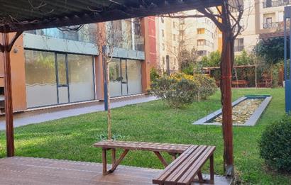 Kadıköy Kozyatağı, 3+1 Apartment: A Serene Life with Forest Views!