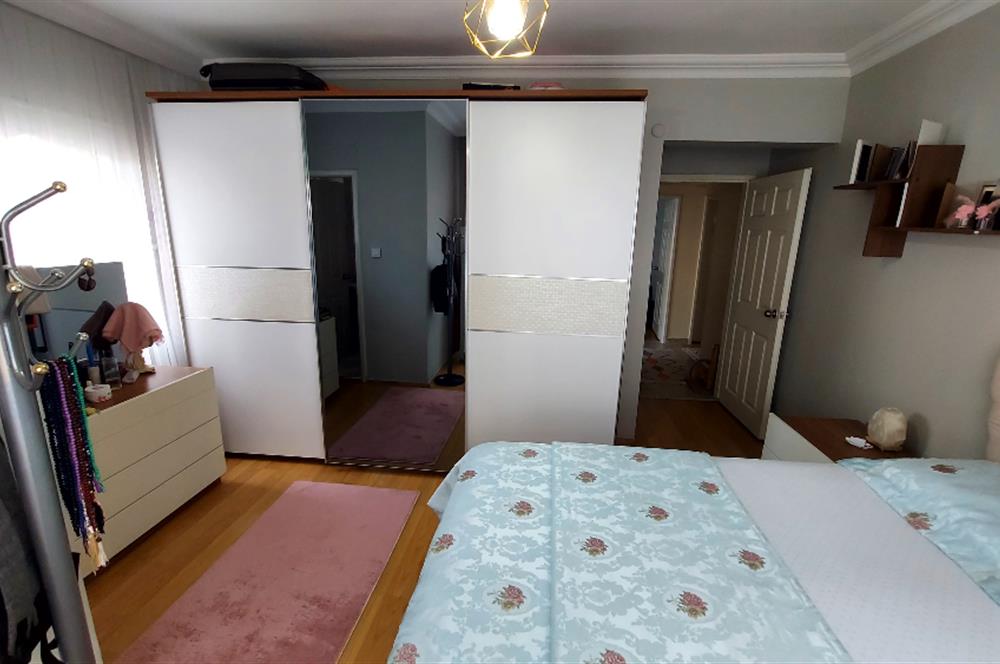 Taşdelen Merkez Sitede Ebeveyn Banyolu Yapılı 3+1 Satılık Daire