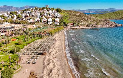 Bodrum Bağla Satılık Deniz Manzaralı Özel Plajlı Havuzlu Villa