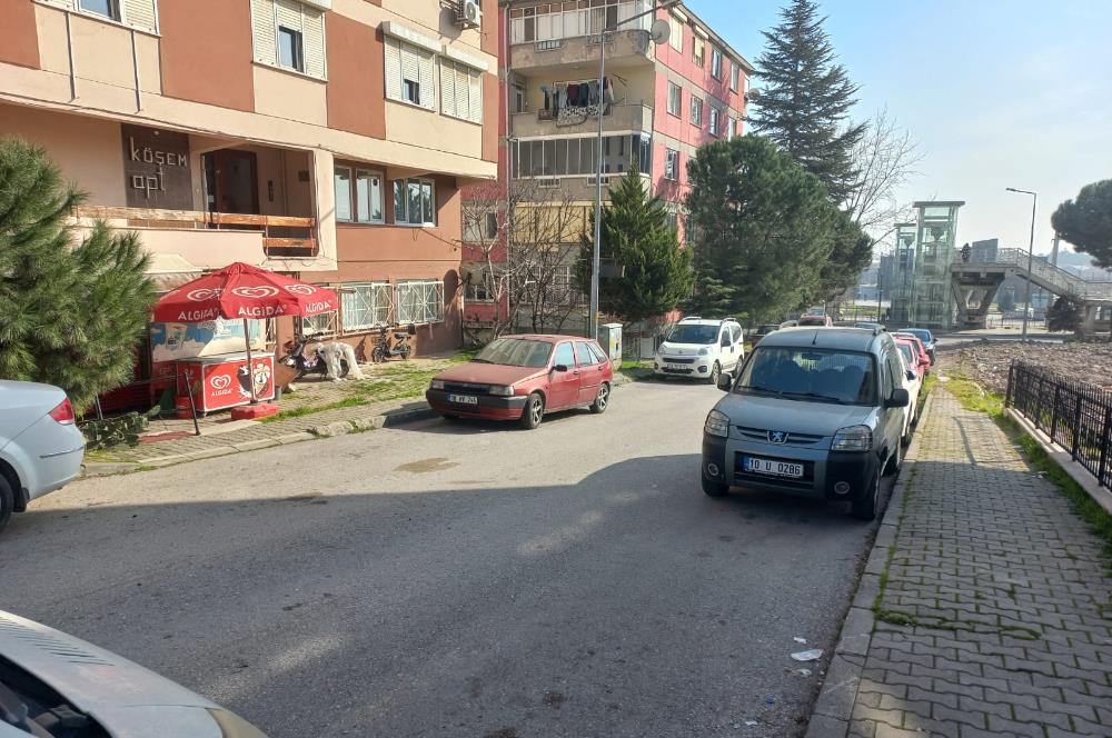 C21 LOCA'DAN 52 EVLER MAH.'DE DEVREN KİRALIK 40 m2 MÜKEMMEL BÜFE