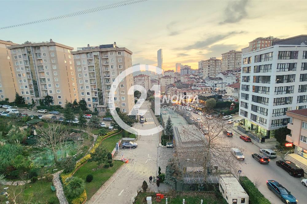 ATAŞEHİR MERİT LİFE GÖL KONAKLARINDA SİTE İÇİNDE 3+1 180 m2 