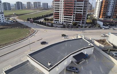 CENTURY 21 VİZYON'DAN 385 M2 CADDE ÜZERİNDE KİRALIK DÜKKAN