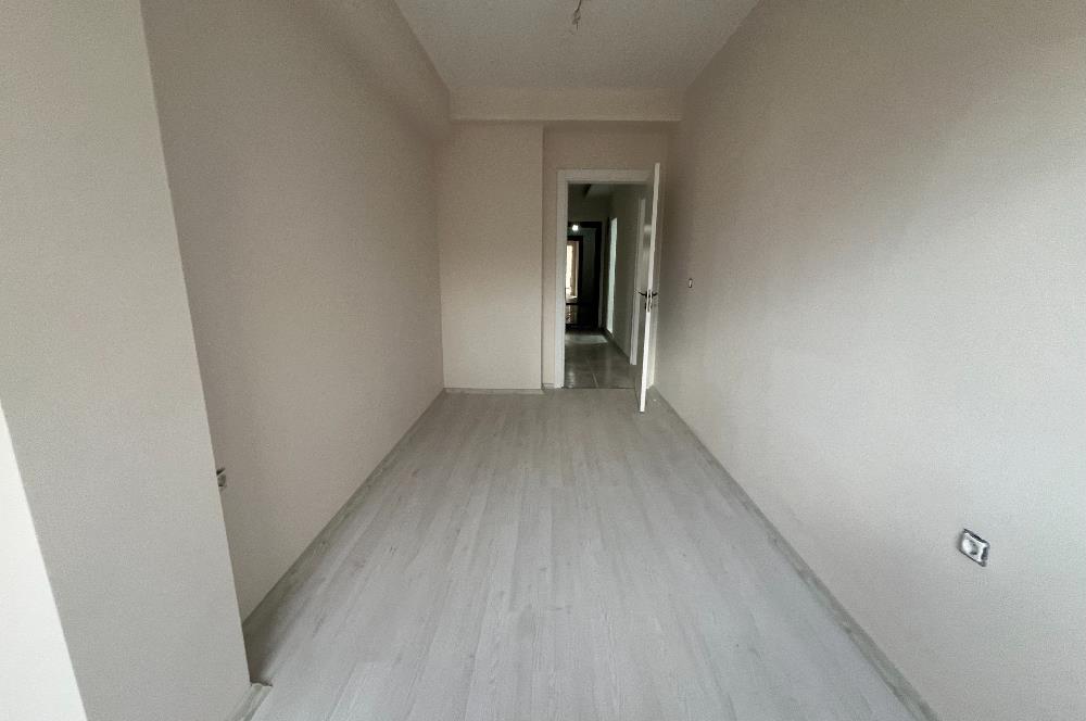 1218395886 Karşıyaka Bahçelievler'de Cadde Üzeri Ön Cephe 2+1 Sıfır Daire 