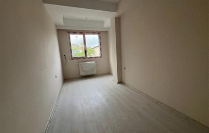 1218395886 Karşıyaka Bahçelievler'de Cadde Üzeri Ön Cephe 2+1 Sıfır Daire 