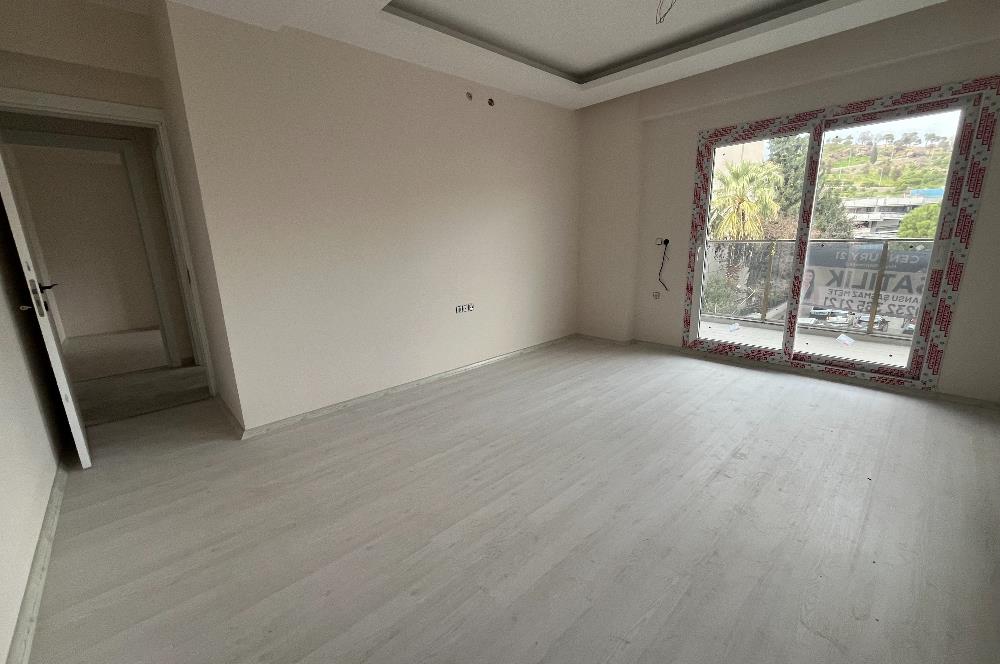 1218395886 Karşıyaka Bahçelievler'de Cadde Üzeri Ön Cephe 2+1 Sıfır Daire 