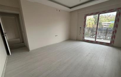 1218395886 Karşıyaka Bahçelievler'de Cadde Üzeri Ön Cephe 2+1 Sıfır Daire 