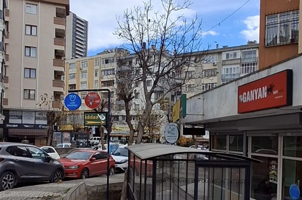 MALTEPE KÜÇÜKYALI'DA SATILIK KÖŞE DÜKKAN 