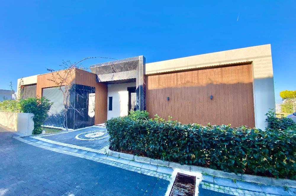 Kesintisiz Deniz Manzaralı Kiralık Müstakil Havuzlu 4+1 Müstakil Villa