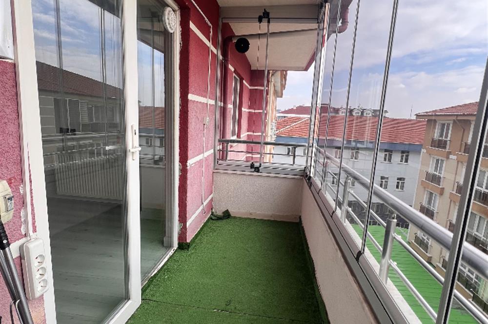 CUMHURİYET CADDESİ SATILIK 2+1 DAİRE