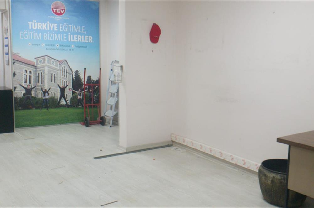 ATATÜRK CADDESİ ÜZERİNDE 170m² BÜRO & OFİS