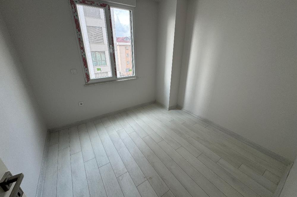 FEYZULLAH CAD METROYA YAKIN SİTEDE 2+1 SIFIR DAİRE