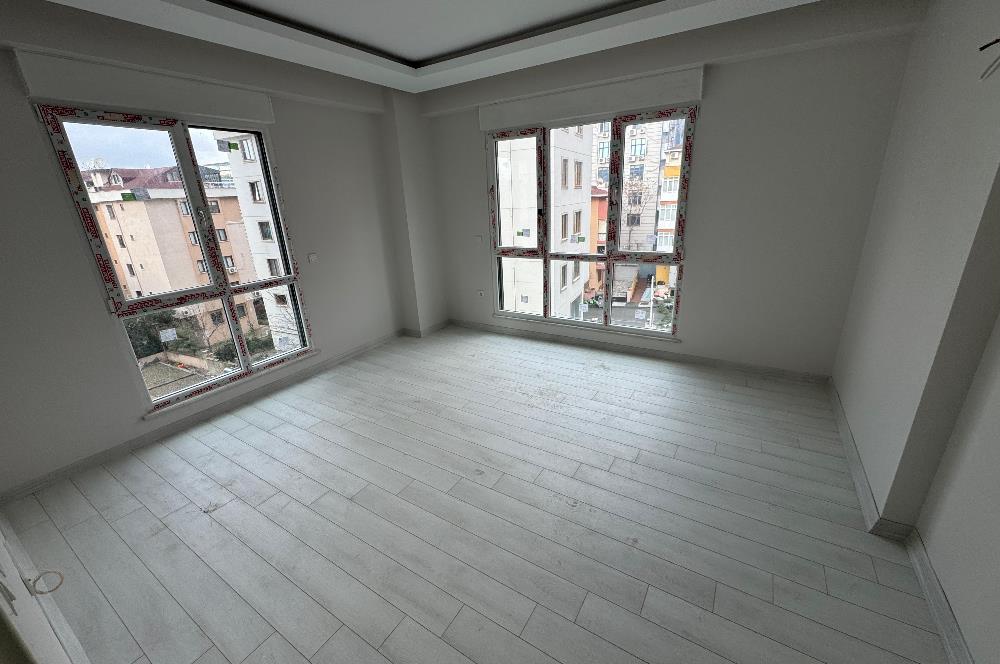 FEYZULLAH CAD METROYA YAKIN SİTEDE 2+1 SIFIR DAİRE