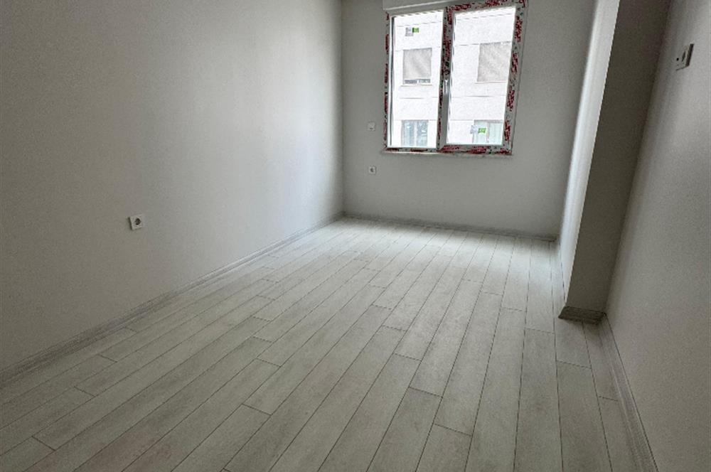 FEYZULLAH CAD METROYA YAKIN SİTEDE 2+1 SIFIR DAİRE