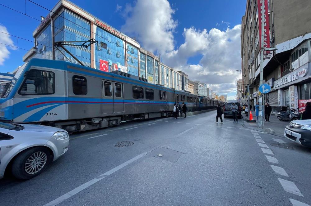 Tramvay Durağı Karşısı Yeni Nesil Fırın Sistemli Köşe Restoran