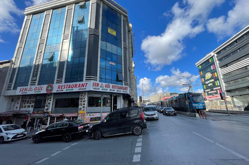 Tramvay Durağı Karşısı Yeni Nesil Fırın Sistemli Köşe Restoran