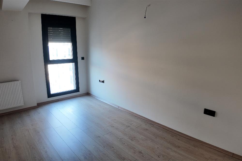 Karşıyaka İmbatlı'da Kiralık Geniş 2+1 Daire