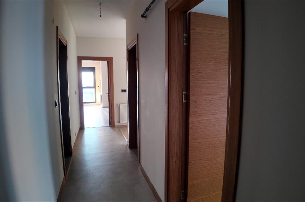 Karşıyaka İmbatlı'da Kiralık Geniş 2+1 Daire