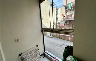 Karşıyaka Örnekköy Eşyalı 1+1 Arakat Satılık Daire