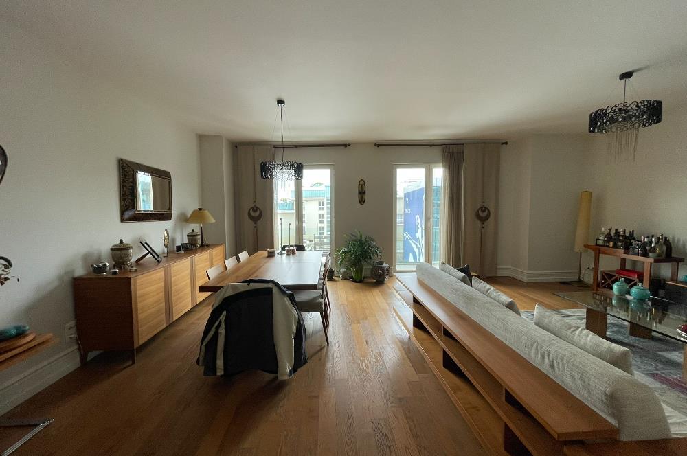 Göktürk 3+1 Satılık Daire Larus Palas' ta Tek Katta 240 m2