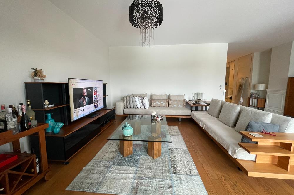 Göktürk 3+1 Satılık Daire Larus Palas' ta Tek Katta 240 m2