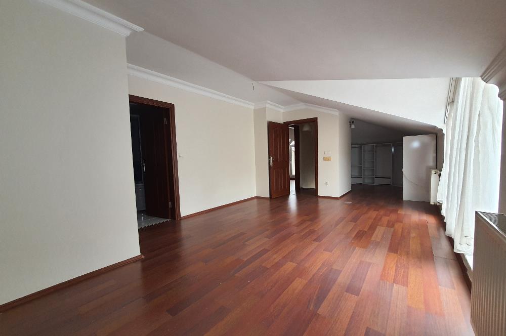 C21 NARDAN VARAN CADDESİNDE 4+1 DUBLEX LÜKS DAİRE