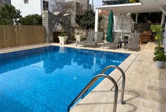 Bodrum Kuyucak Satılık Denize 200m Mesafede Müstakil Havuzlu Villa ve 3+1 Bahçe Katı Daire