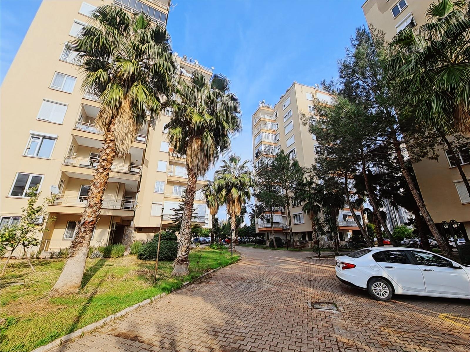 Konyaaltı Gürsu mahallesi 3+1 Klimalı+Kombili Site İçinde FIRSAT