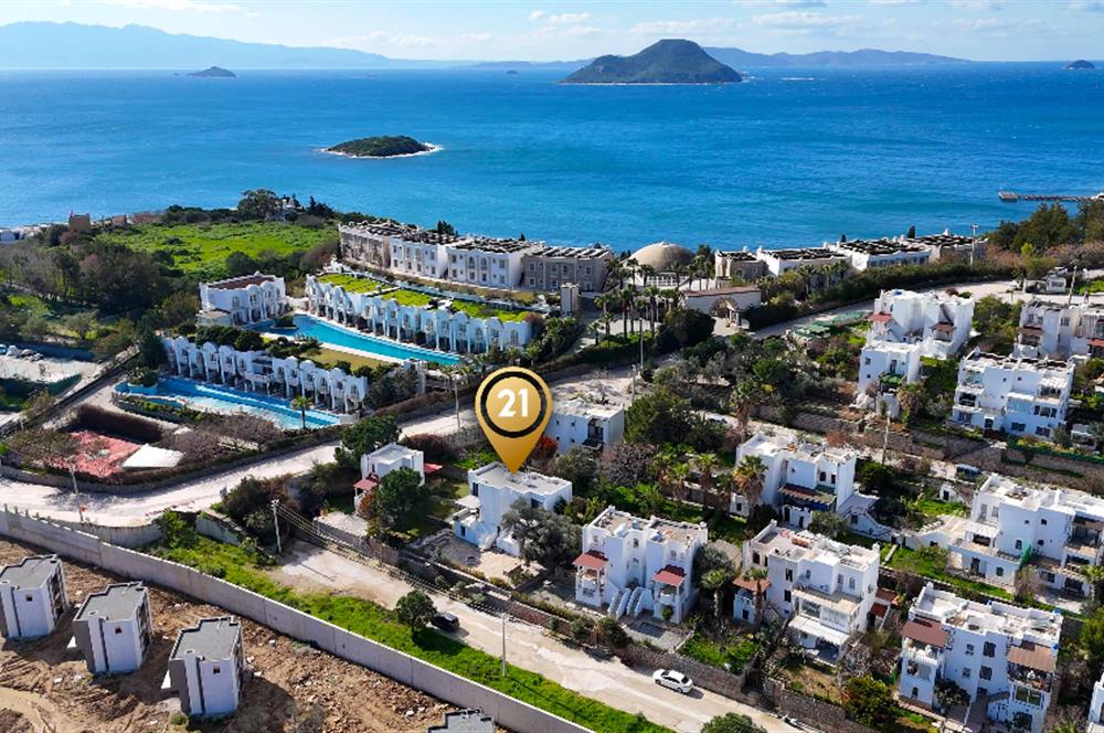 Bodrum Turgutreis'te Denize Sıfır Site İçerisinde Satılık Villa